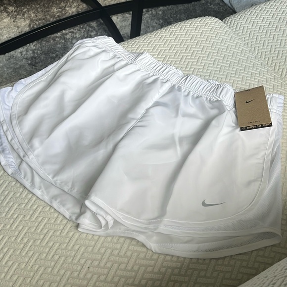 2 Nike White Running Shorts, new - Picture 2 of 6